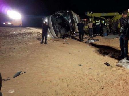 [محدث- ].. وفاة 14 معتمرا فلسطينيا واصابة 36 جراء انقلاب حافلة